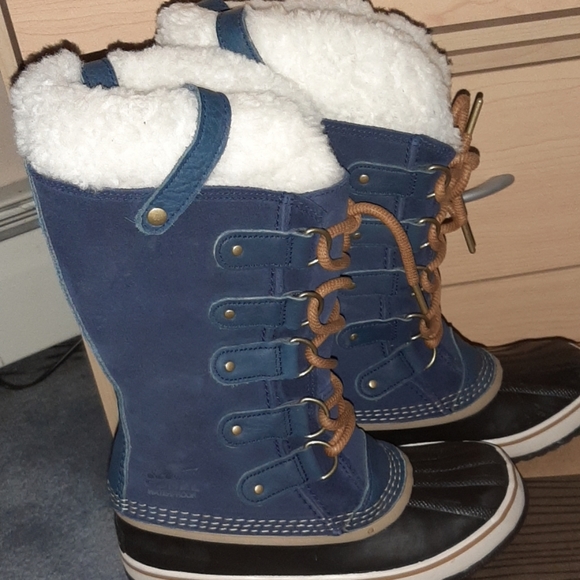 Sorel Shoes - NWB SOREL Joan of Arctic Shearling boots.